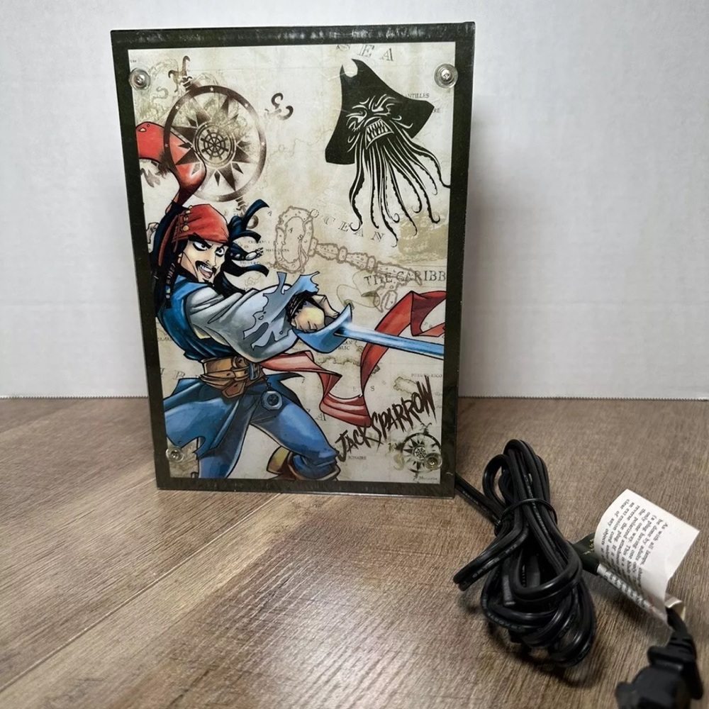 Disney Pirates Of The Caribbean Box Night Light Lamp - Tested - Works‎